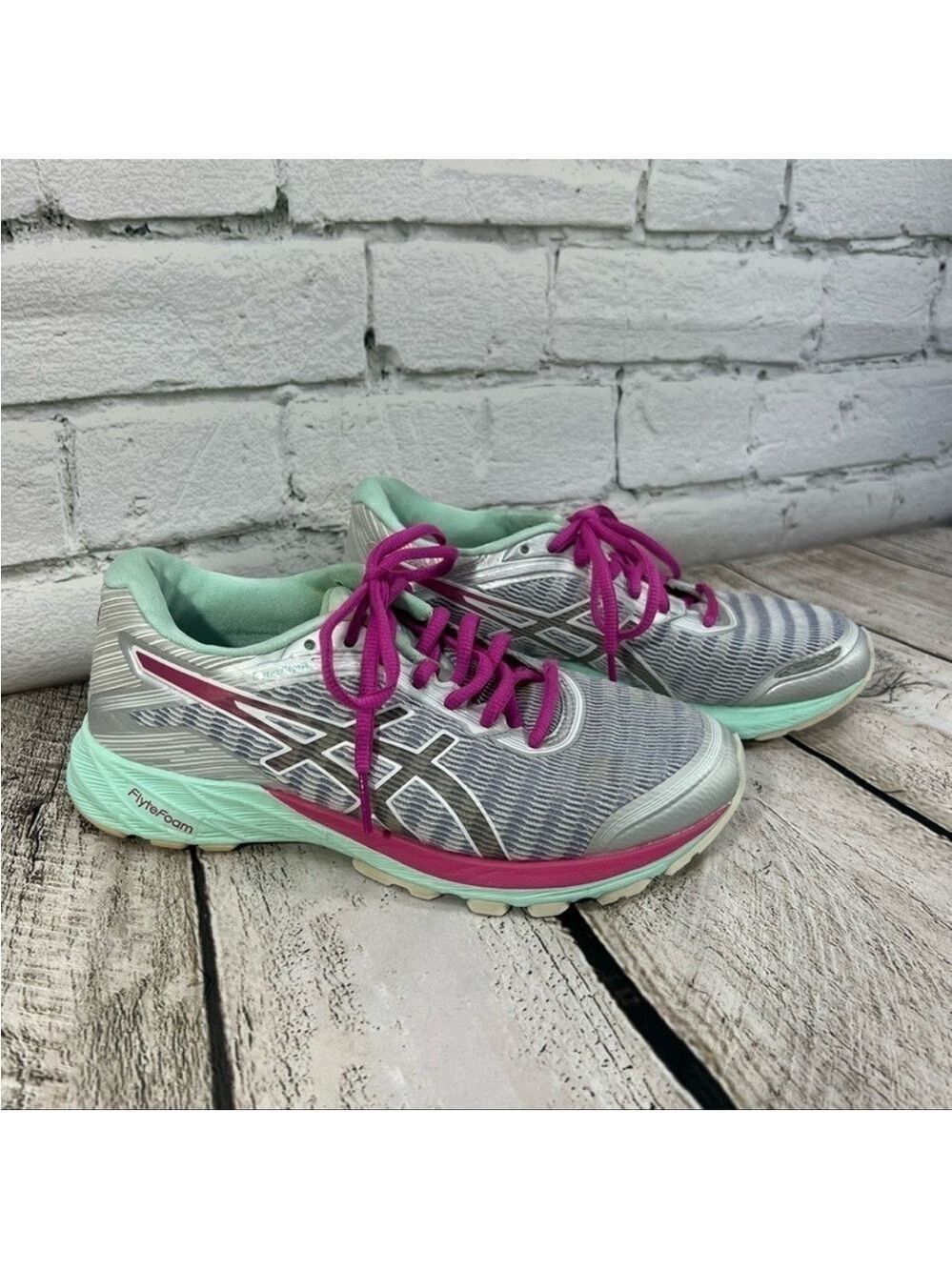ASICS Women's Dynaflyte Running Shoe Size 6.5